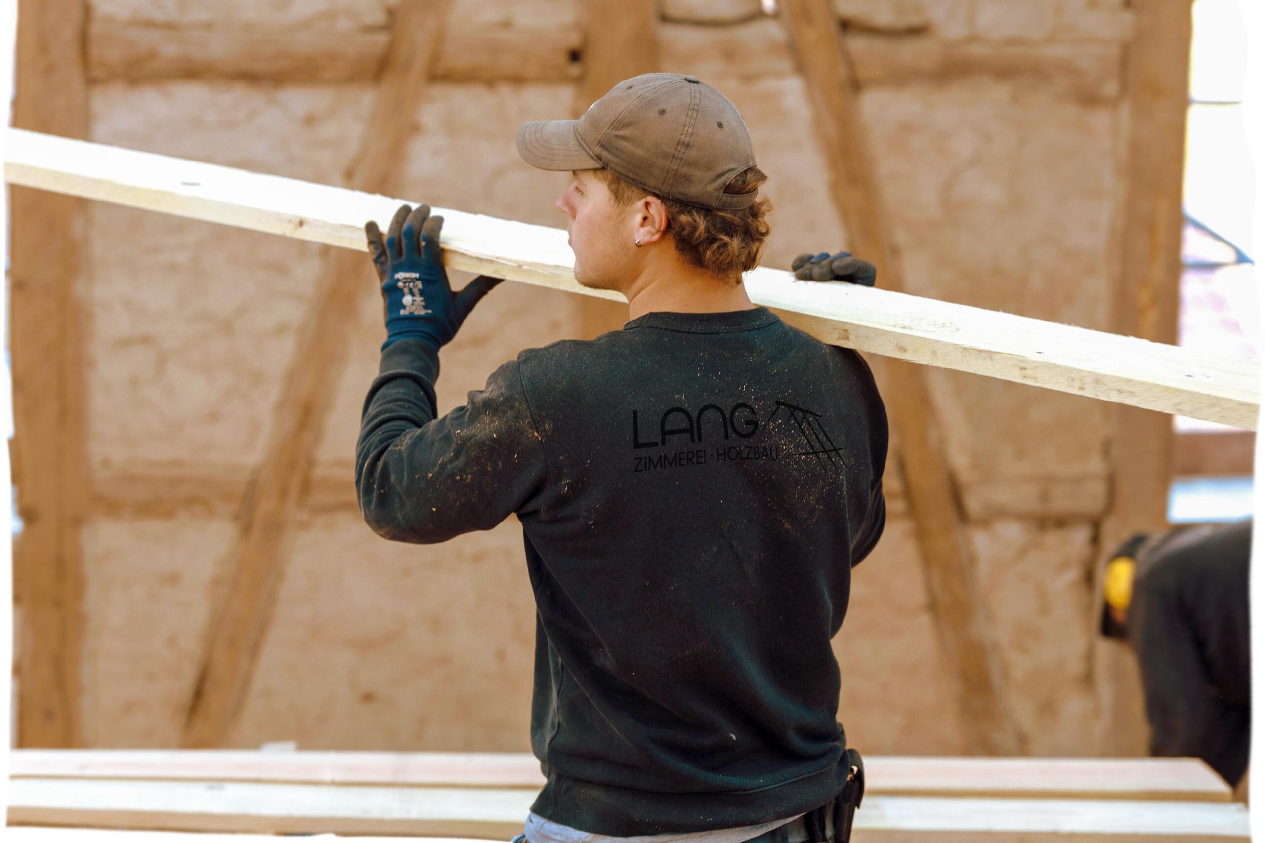 <a href="/referenz-07-steinbach/">Historische Bausubstanz erhalten –<br>Zukunft tragfähig gestalten</a>